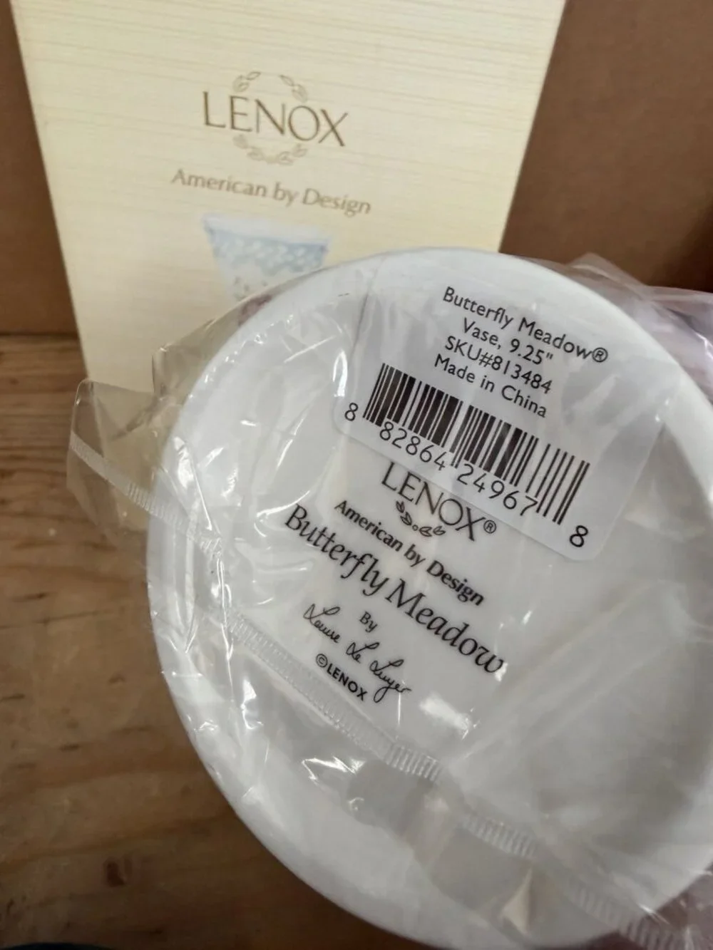 Lenox Louise Le Luyer Butterfly Meadow Blue And White Floral 9-1/4” Vase